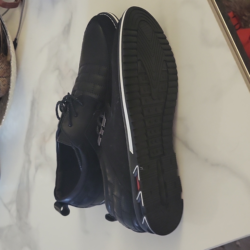 Shoes - Picture 3 of 4